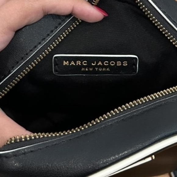 Marc Jacobs Round Crossbody Bag - Picture 7 of 7